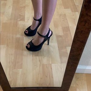 Vince Camuto Black Peep Toe Platform Heel Sz 6.5